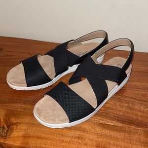 Lifestride black sandals comfort